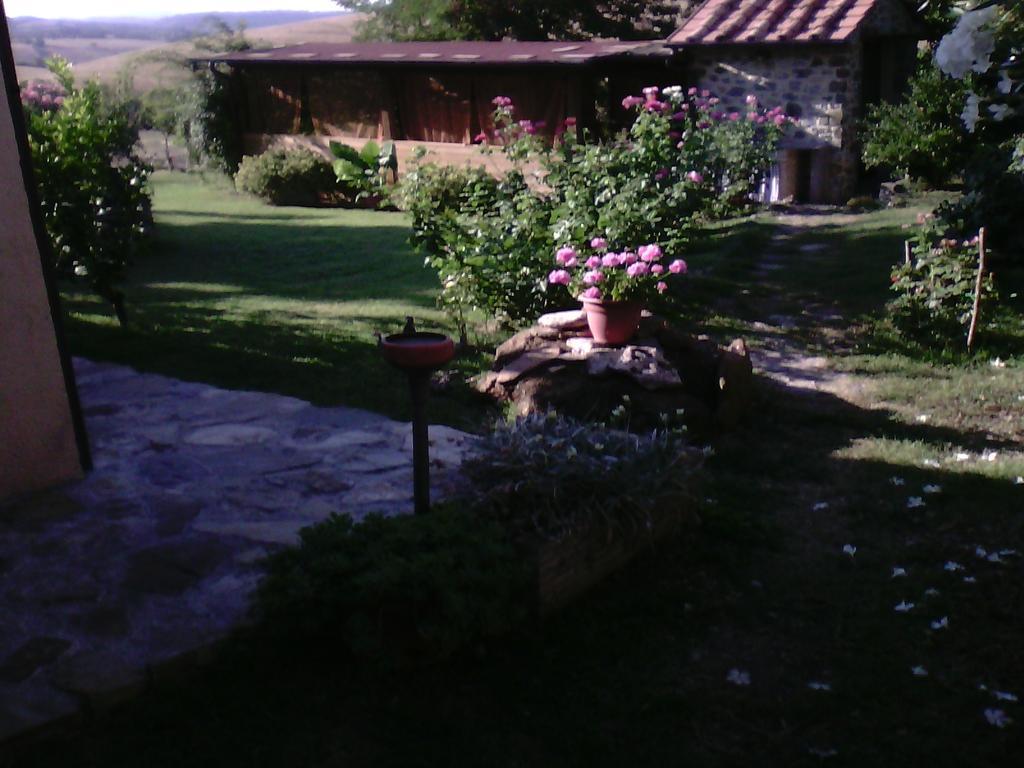 Agriturismo Podere Micitto Usi Bagian luar foto