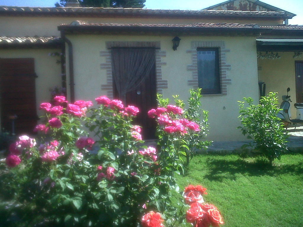 Agriturismo Podere Micitto Usi Bagian luar foto