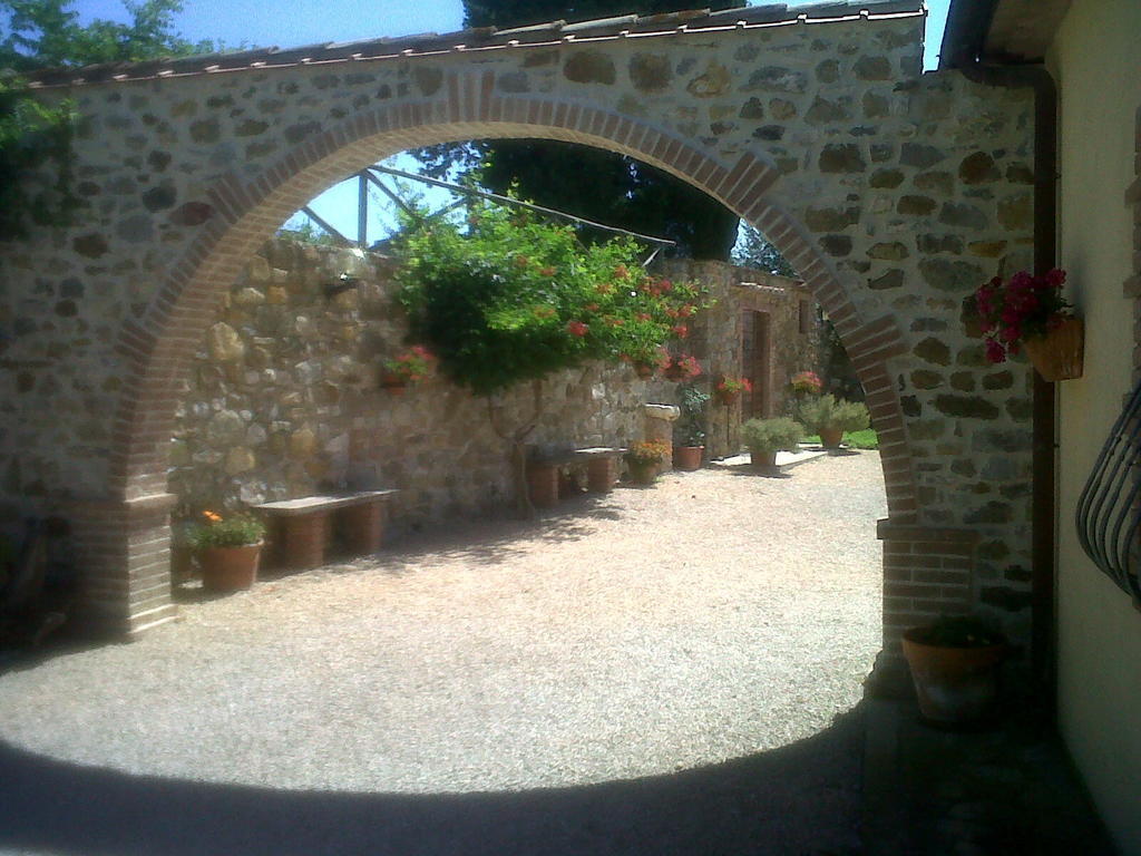 Agriturismo Podere Micitto Usi Bagian luar foto