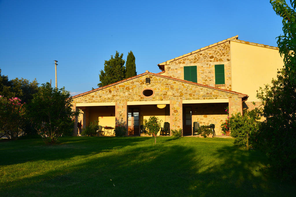 Agriturismo Podere Micitto Usi Bagian luar foto