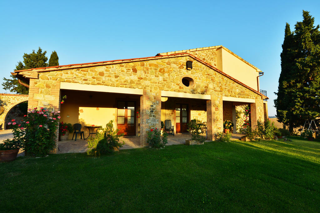 Agriturismo Podere Micitto Usi Bagian luar foto